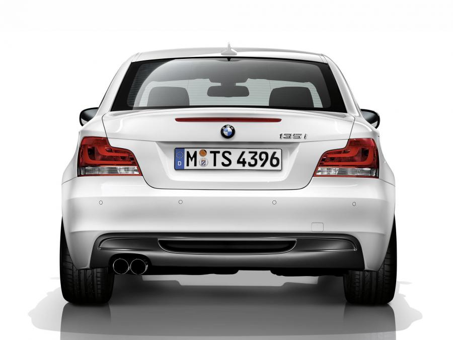  BMW 135i Coupe 2011 года  (фото 10 из 16)